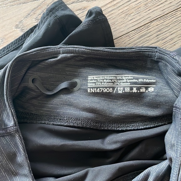 Outdoor voices XS Hudson running shorts 2.5” - Picture 5 of 7